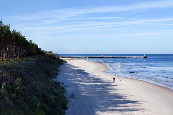 Plaża Mrzeżyno, fot. Wikipedia (JDavid)